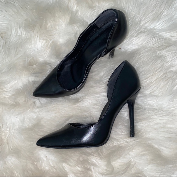 Black High Heels - Picture 2 of 8